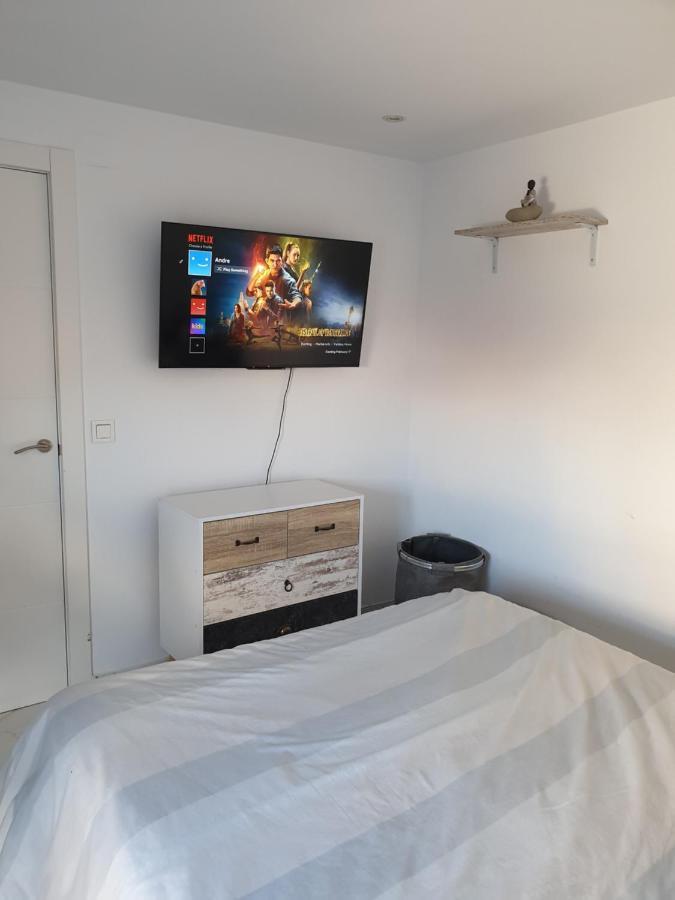 Beachside Apartment In Torrevieja Exteriör bild