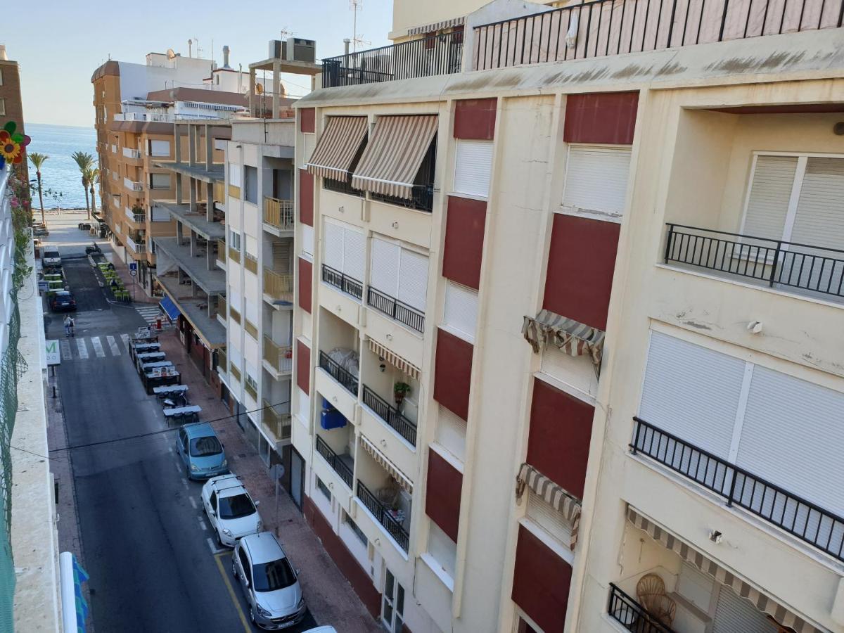 Beachside Apartment In Torrevieja Exteriör bild