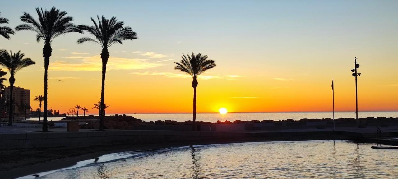Beachside Apartment In Torrevieja Exteriör bild